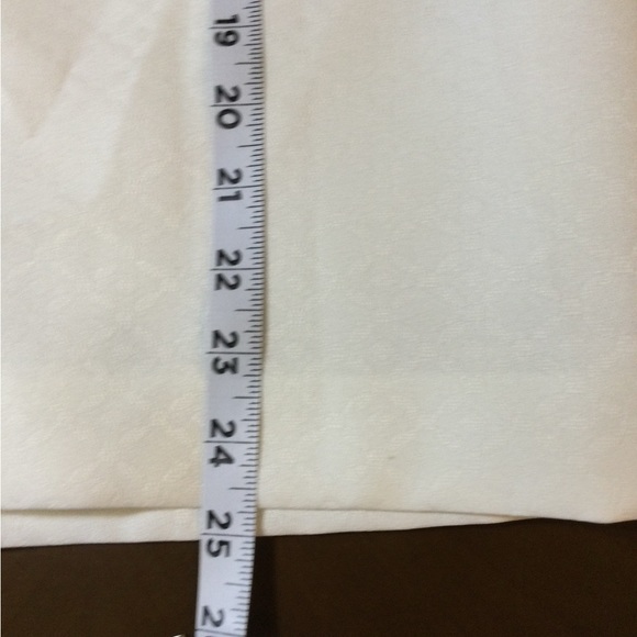 Emily woman’s White Suit Size 6. NWT - Picture 10 of 14